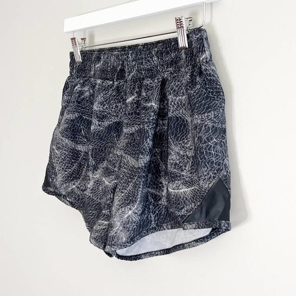 All in motion athletic shorts (Size XS) - Picture 3 of 7